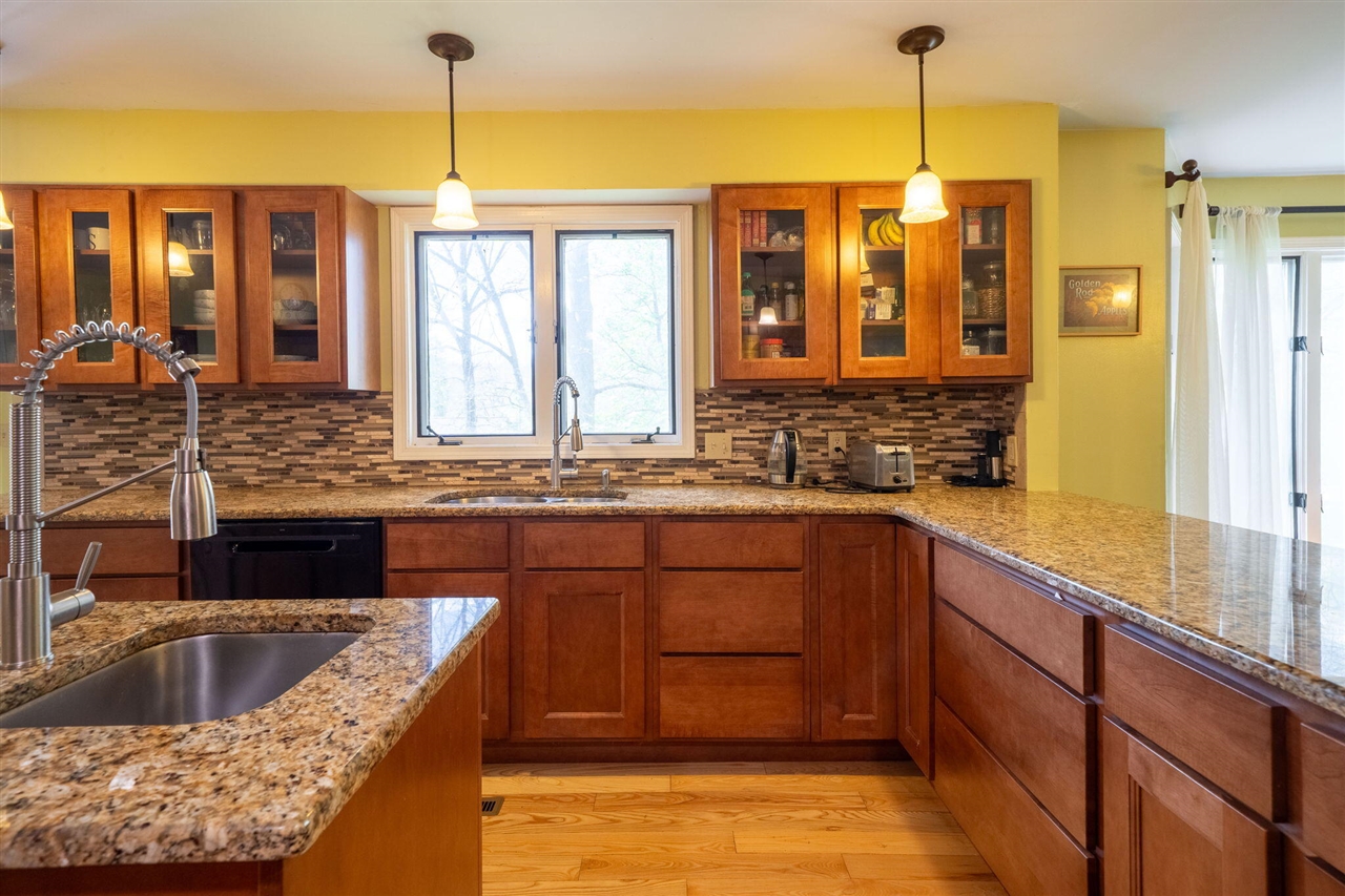 2551 Riveredge Drive, Grand Rapids, MI, 49546-7450