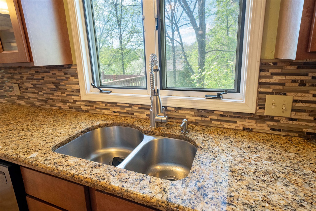 2551 Riveredge Drive, Grand Rapids, MI, 49546-7450