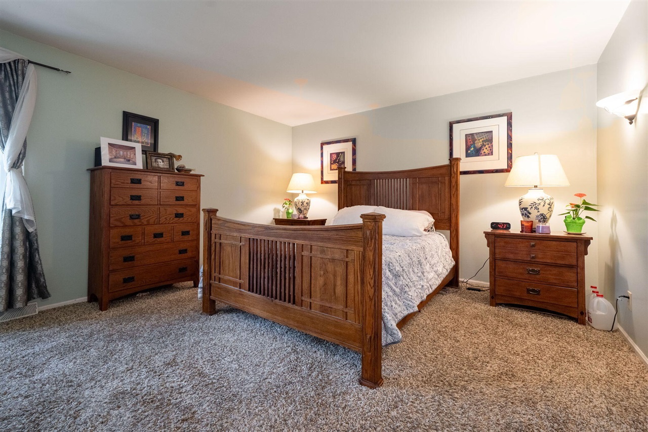 2551 Riveredge Drive, Grand Rapids, MI, 49546-7450