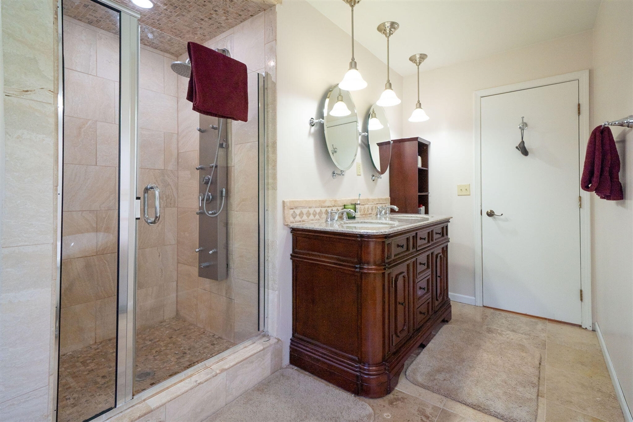 2551 Riveredge Drive, Grand Rapids, MI, 49546-7450