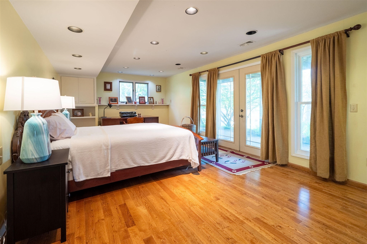 2551 Riveredge Drive, Grand Rapids, MI, 49546-7450