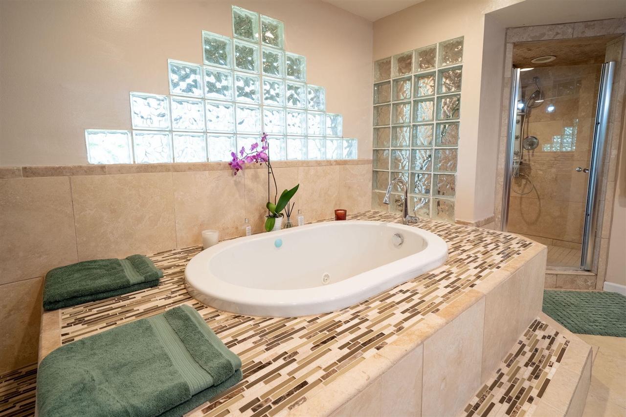 2551 Riveredge Drive, Grand Rapids, MI, 49546-7450