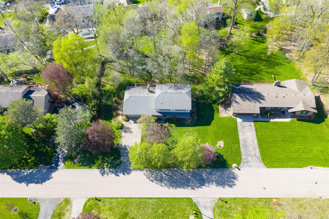 2551 Riveredge Drive, Grand Rapids, MI, 49546-7450