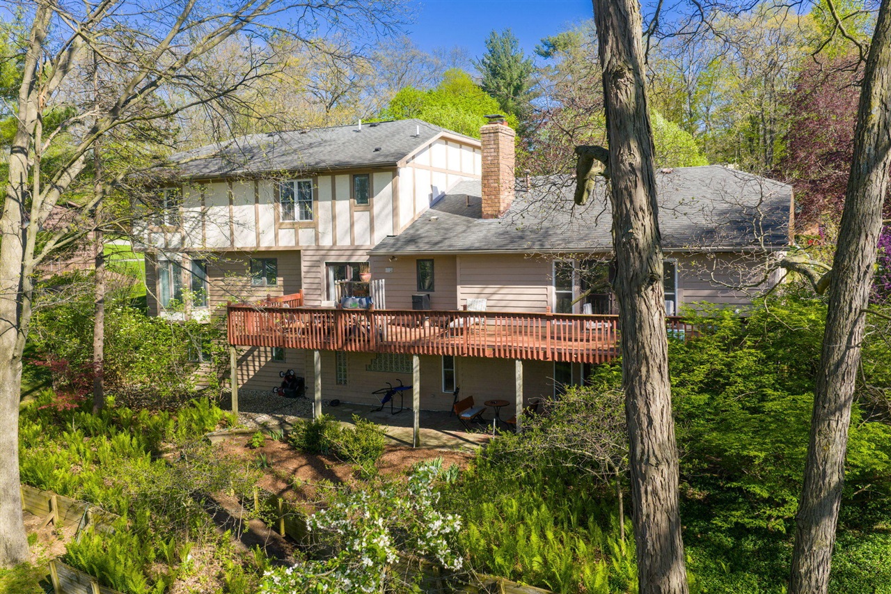 2551 Riveredge Drive, Grand Rapids, MI, 49546-7450