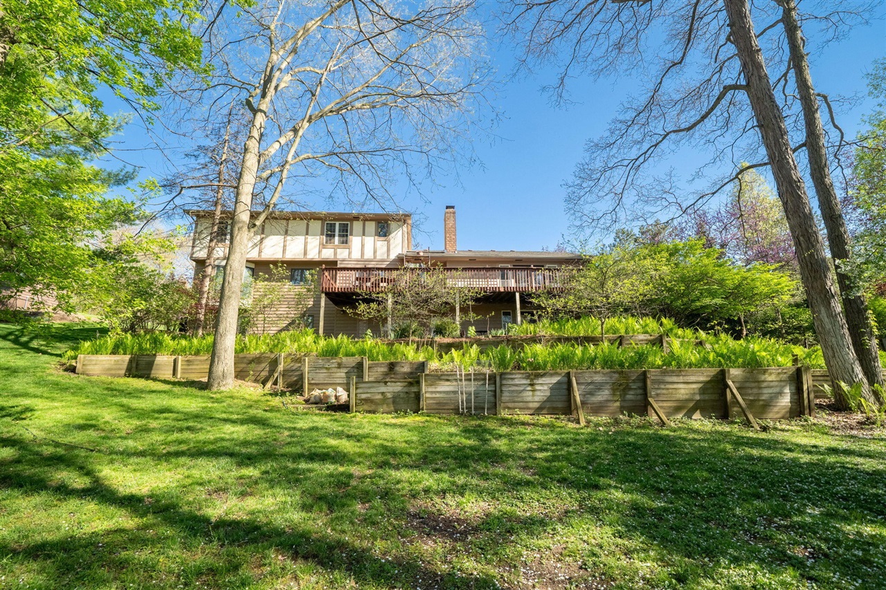2551 Riveredge Drive, Grand Rapids, MI, 49546-7450