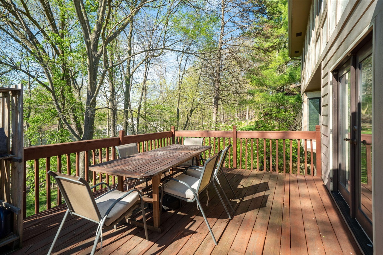 2551 Riveredge Drive, Grand Rapids, MI, 49546-7450