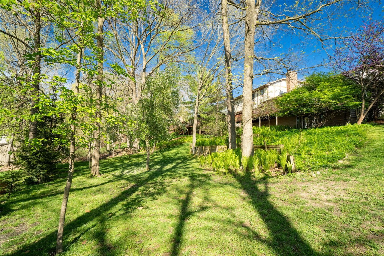2551 Riveredge Drive, Grand Rapids, MI, 49546-7450