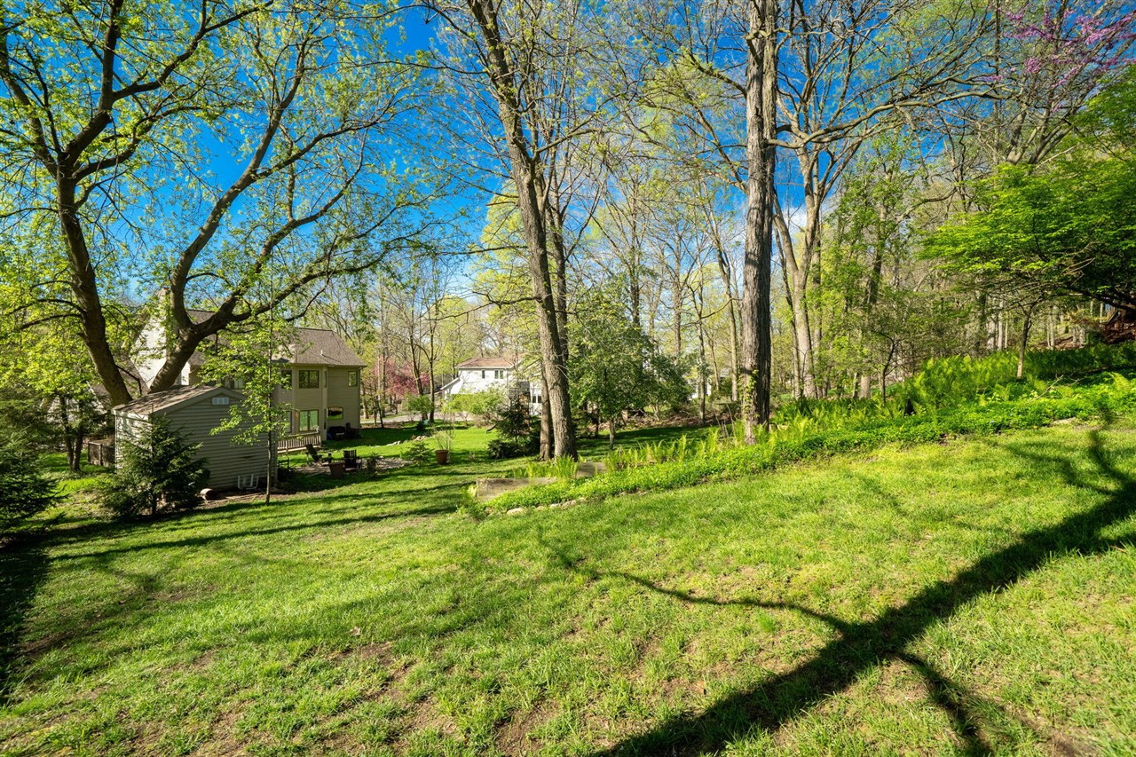 2551 Riveredge Drive, Grand Rapids, MI, 49546-7450