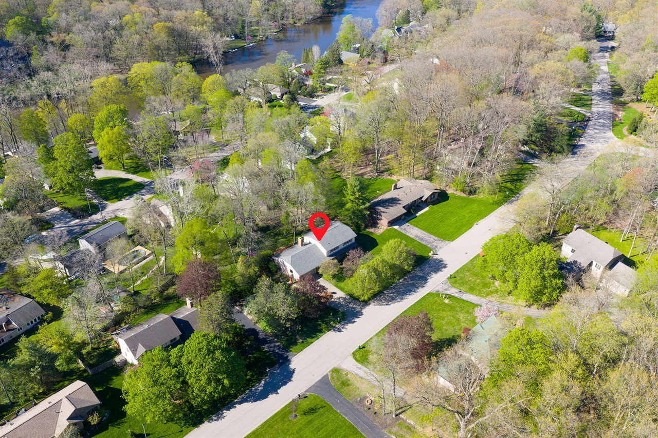 2551 Riveredge Drive, Grand Rapids, MI, 49546-7450