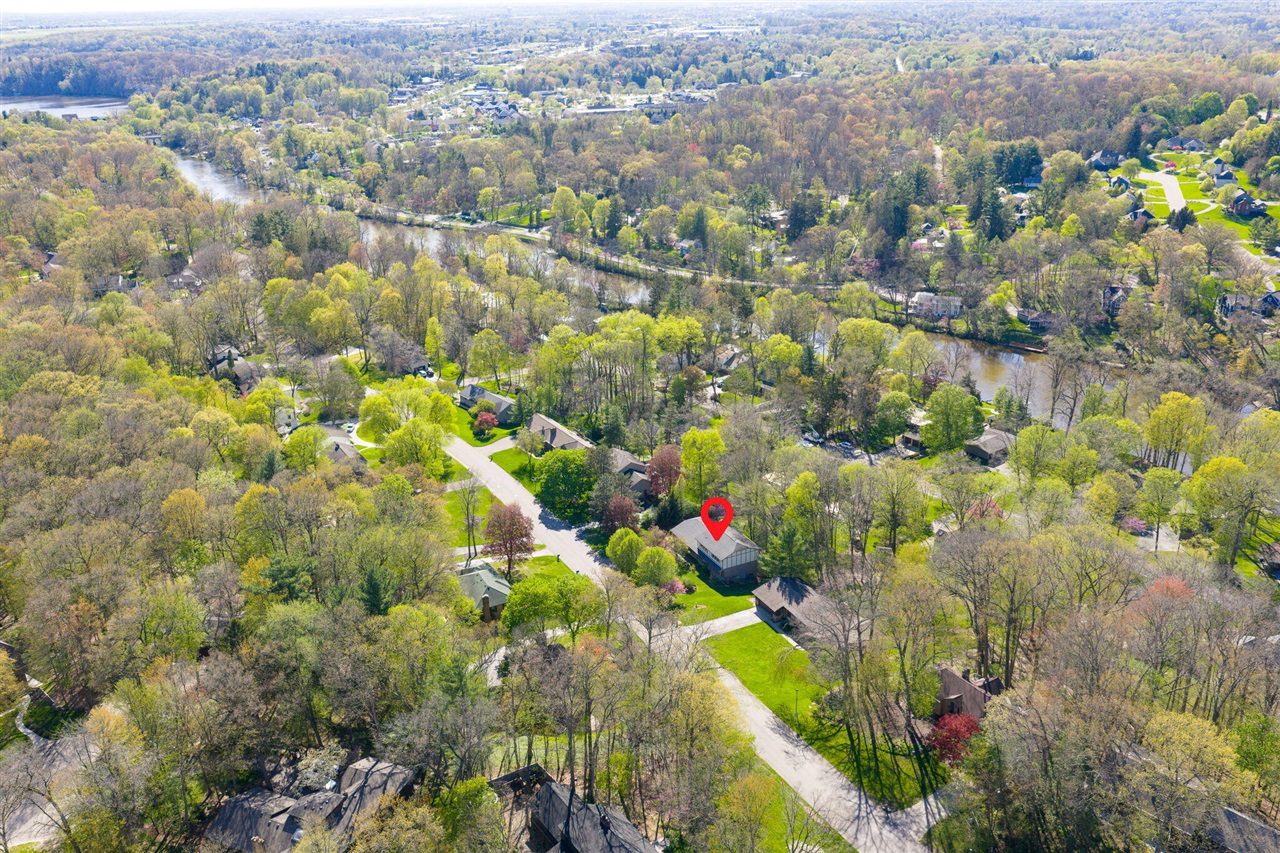 2551 Riveredge Drive, Grand Rapids, MI, 49546-7450