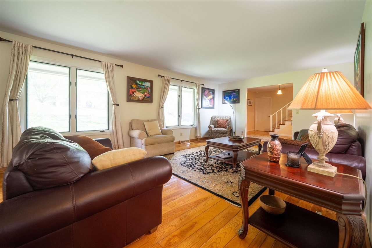 2551 Riveredge Drive, Grand Rapids, MI, 49546-7450