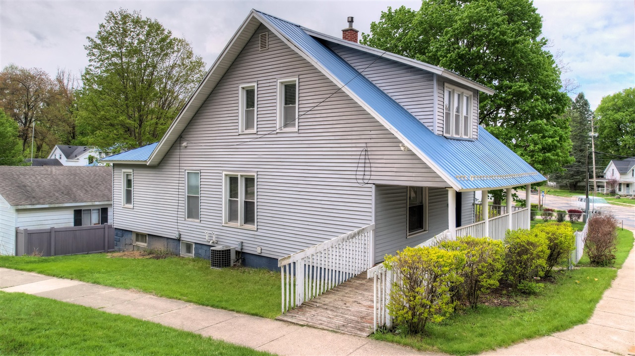 300 Grand Street, Allegan, MI, 49010-1114