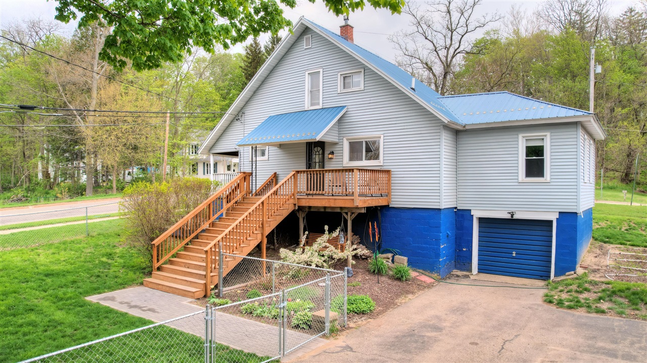 300 Grand Street, Allegan, MI, 49010-1114
