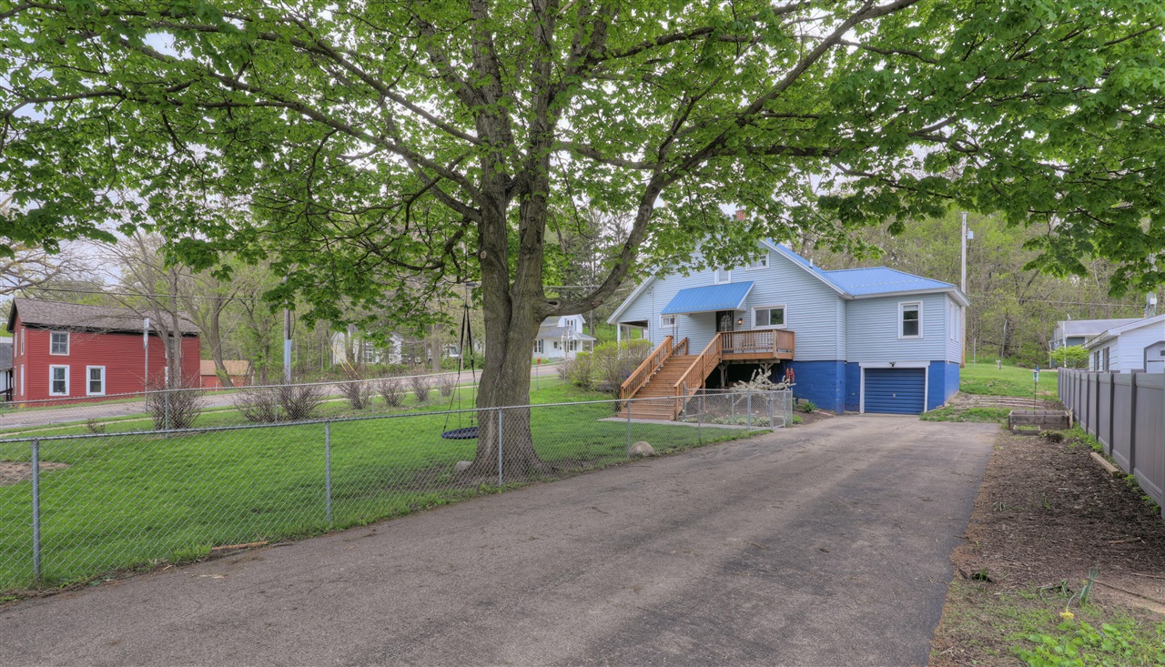 300 Grand Street, Allegan, MI, 49010-1114