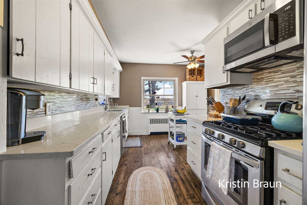 2nd image of 4078 Highgate Rd, Norton Shores, MI 49441 | MLS# 70529066
