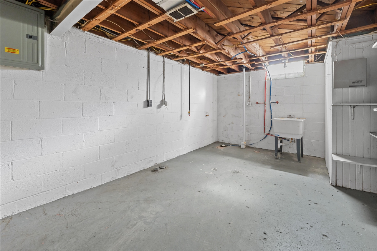 18484 Warwick Street, Detroit, MI, 48219-2819