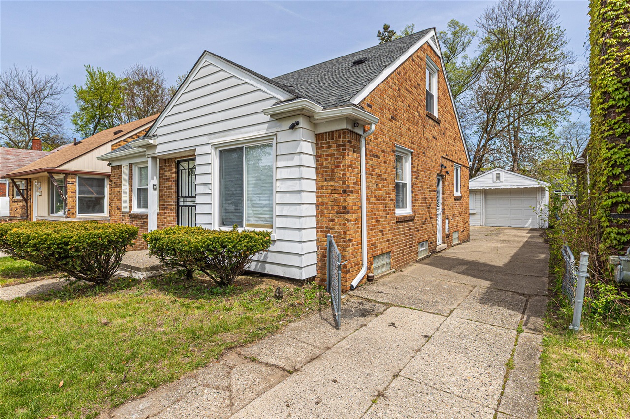 18484 Warwick Street, Detroit, MI, 48219-2819