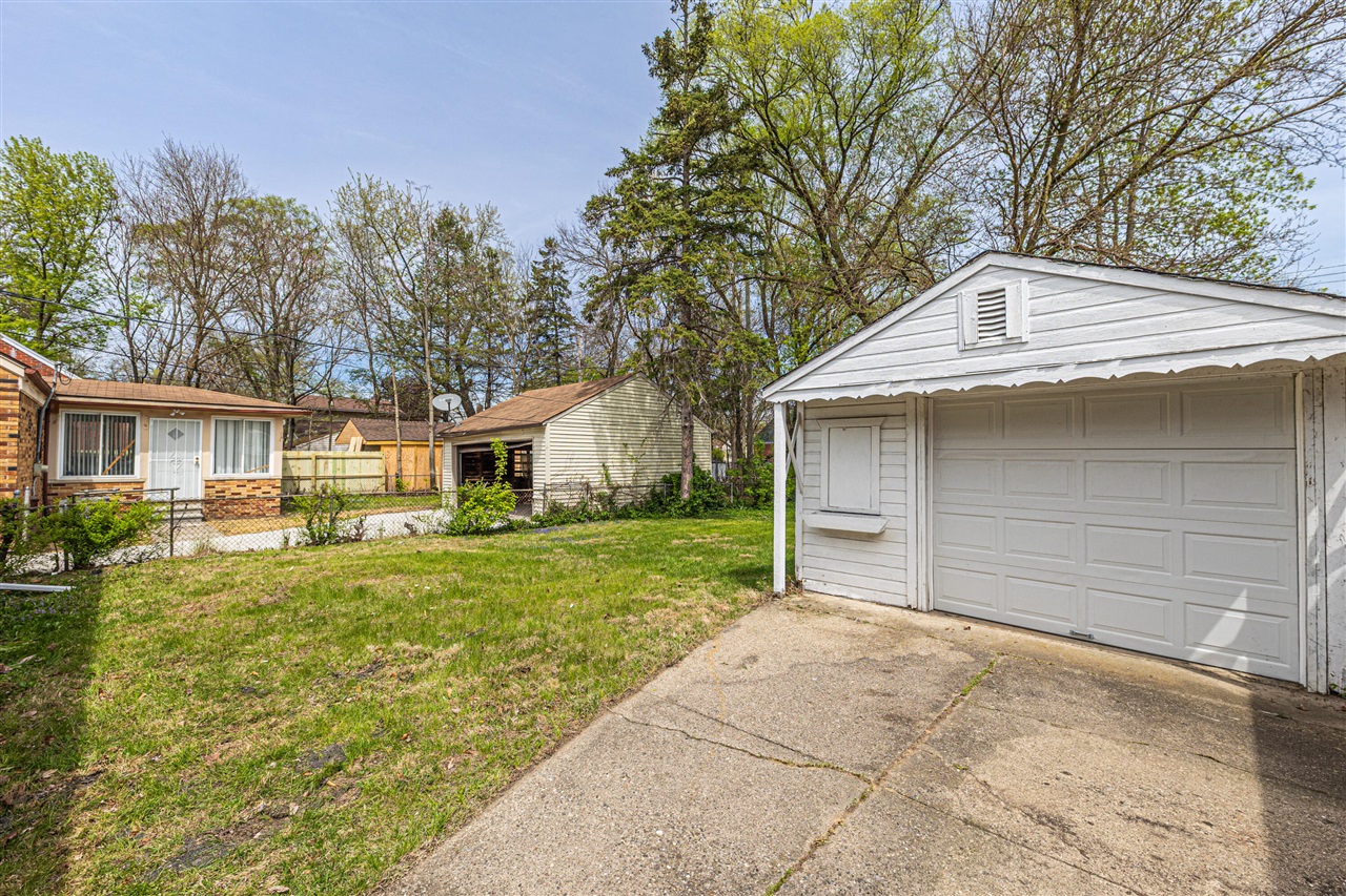 18484 Warwick Street, Detroit, MI, 48219-2819