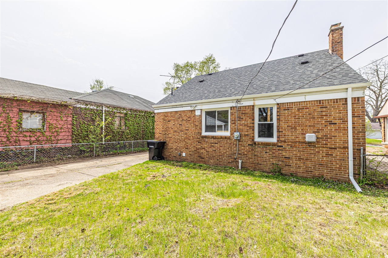 18484 Warwick Street, Detroit, MI, 48219-2819