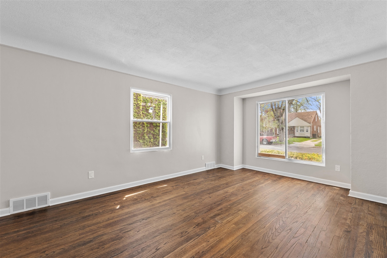 18484 Warwick Street, Detroit, MI, 48219-2819