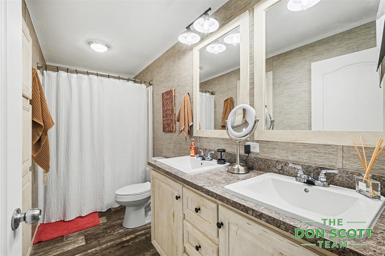 1480 Red Oak Lane, Belmont, MI, 49306