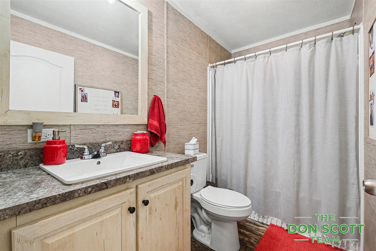 1480 Red Oak Lane, Belmont, MI, 49306