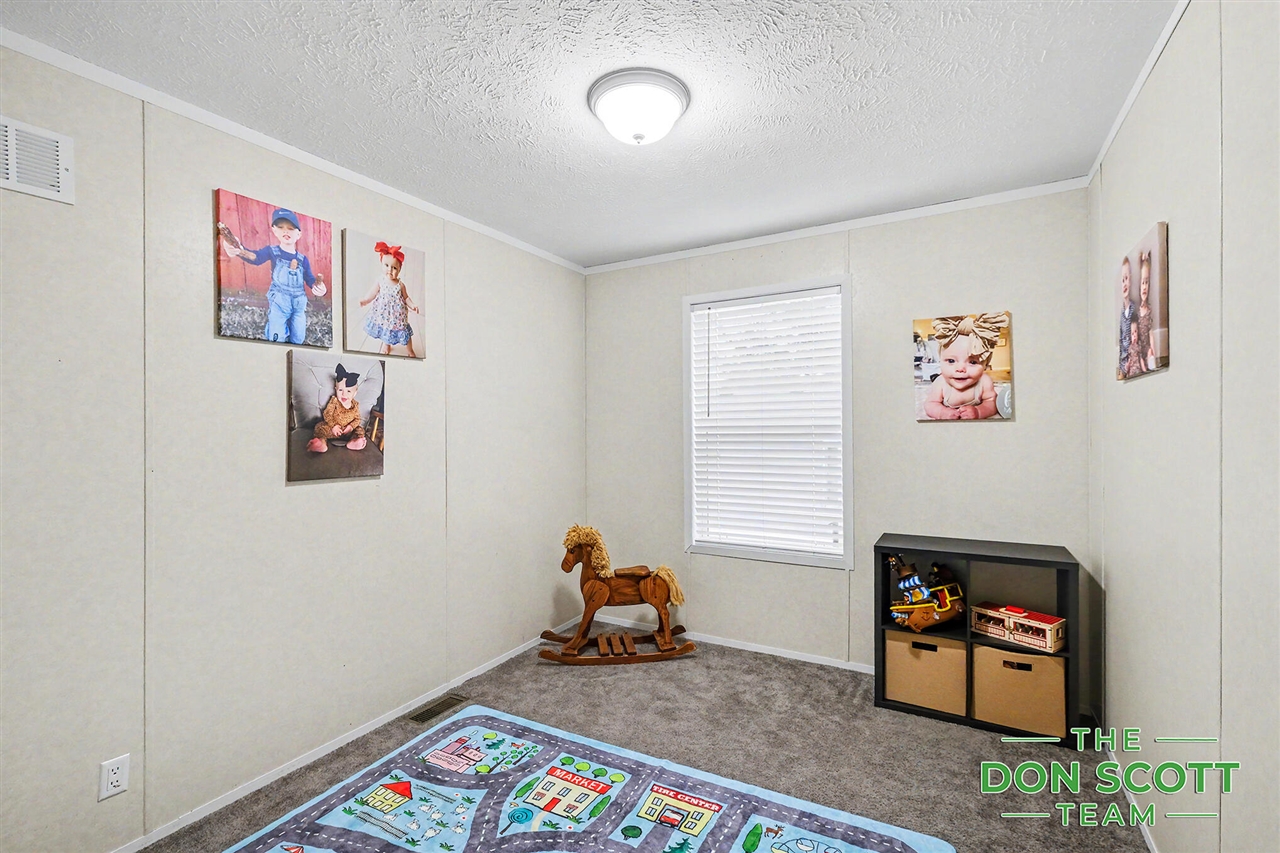 1480 Red Oak Lane, Belmont, MI, 49306