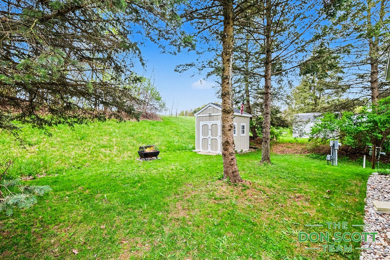 1480 Red Oak Lane, Belmont, MI, 49306