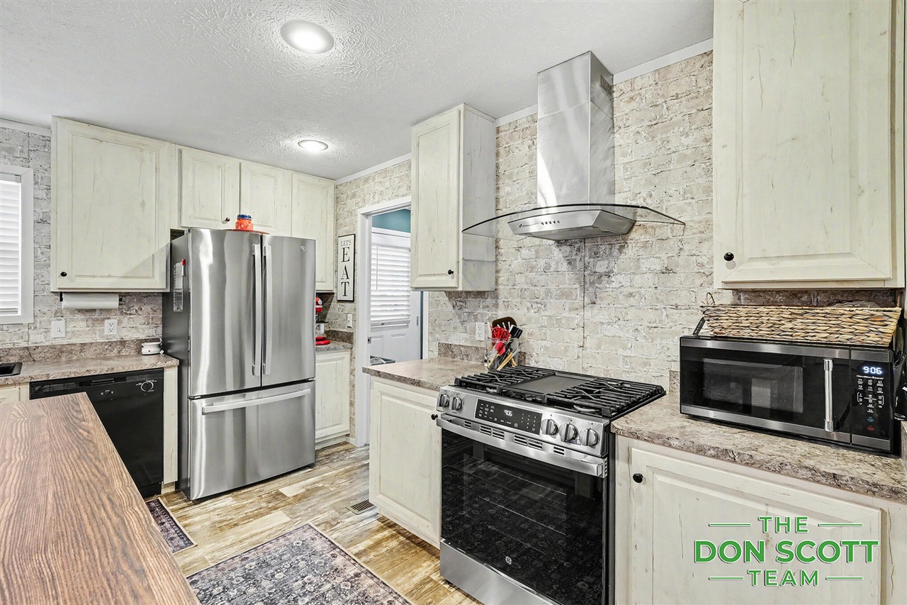1480 Red Oak Lane, Belmont, MI, 49306