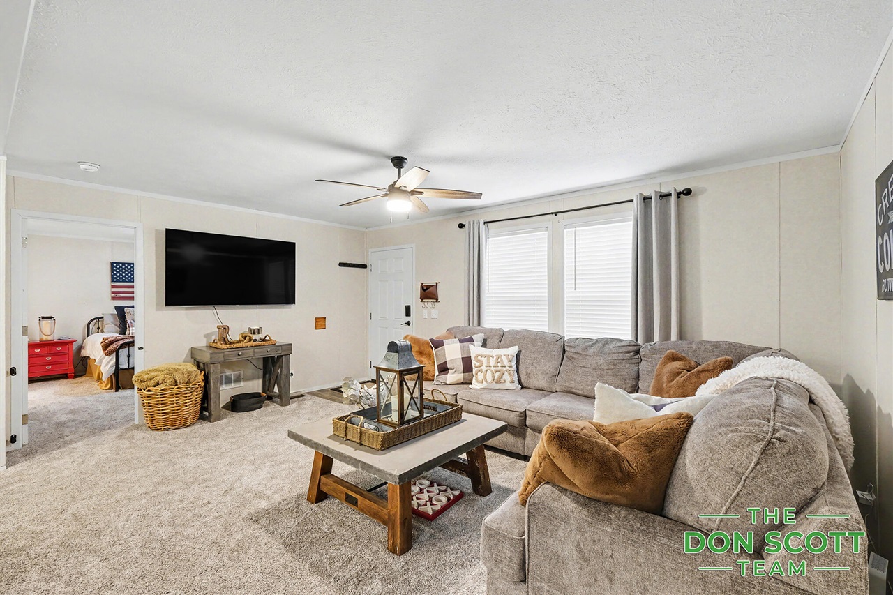 1480 Red Oak Lane, Belmont, MI, 49306