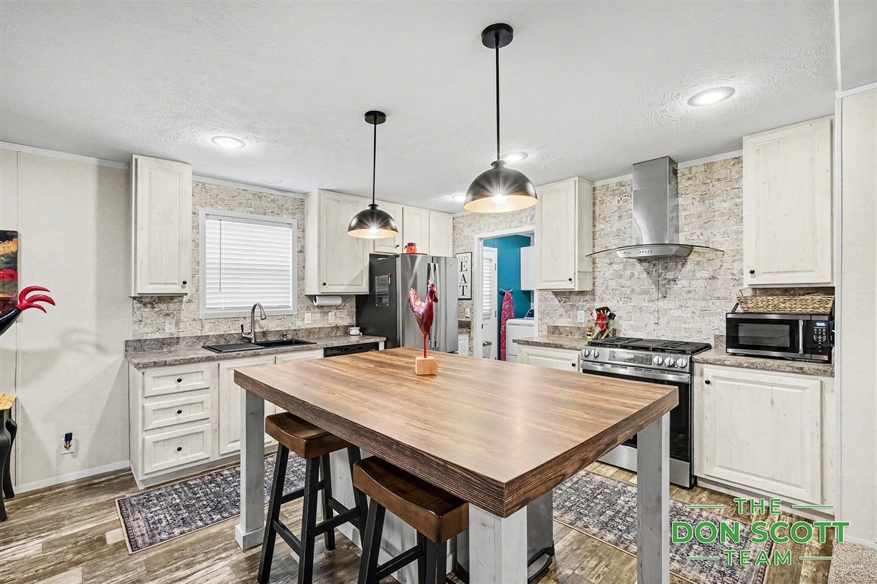 1480 Red Oak Lane, Belmont, MI, 49306