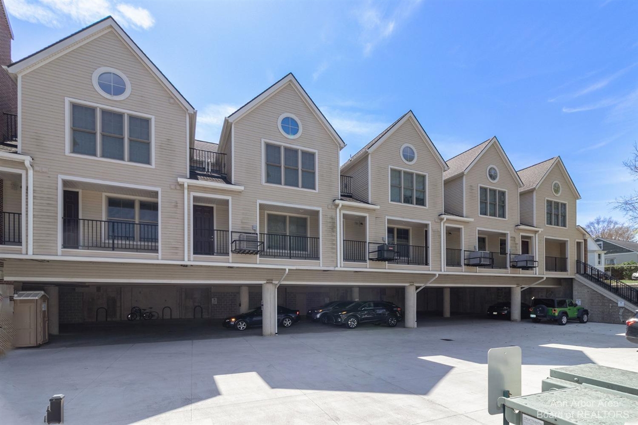 260 Snyder Avenue, Ann Arbor, MI, 48103-5563