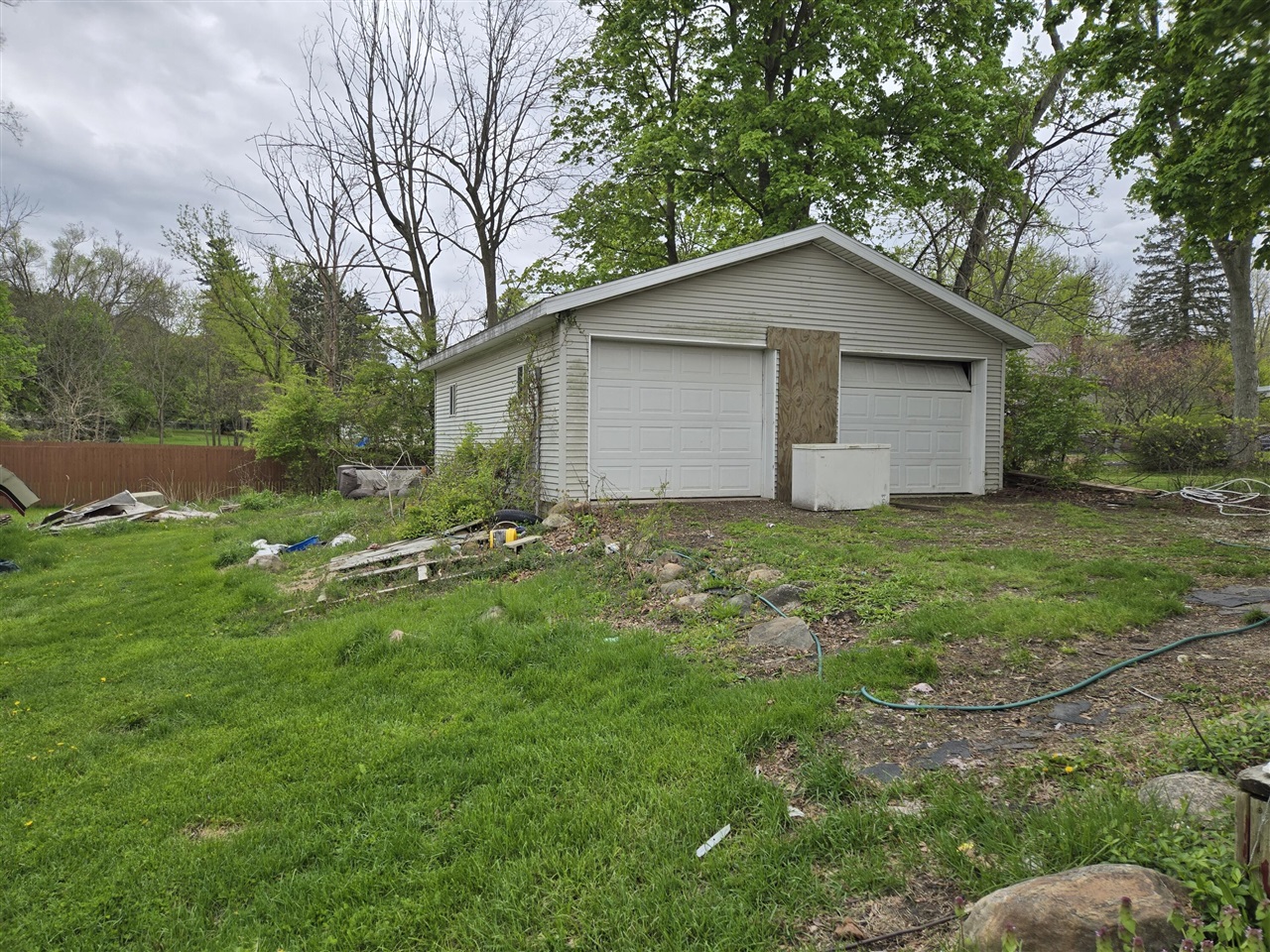 Homes for sale in Hillsdale, MI | 64 Spring St, Hillsdale, MI 49242 | MLS# 70529171
