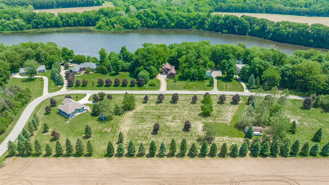 Riverside Road, Niles, MI, 49120