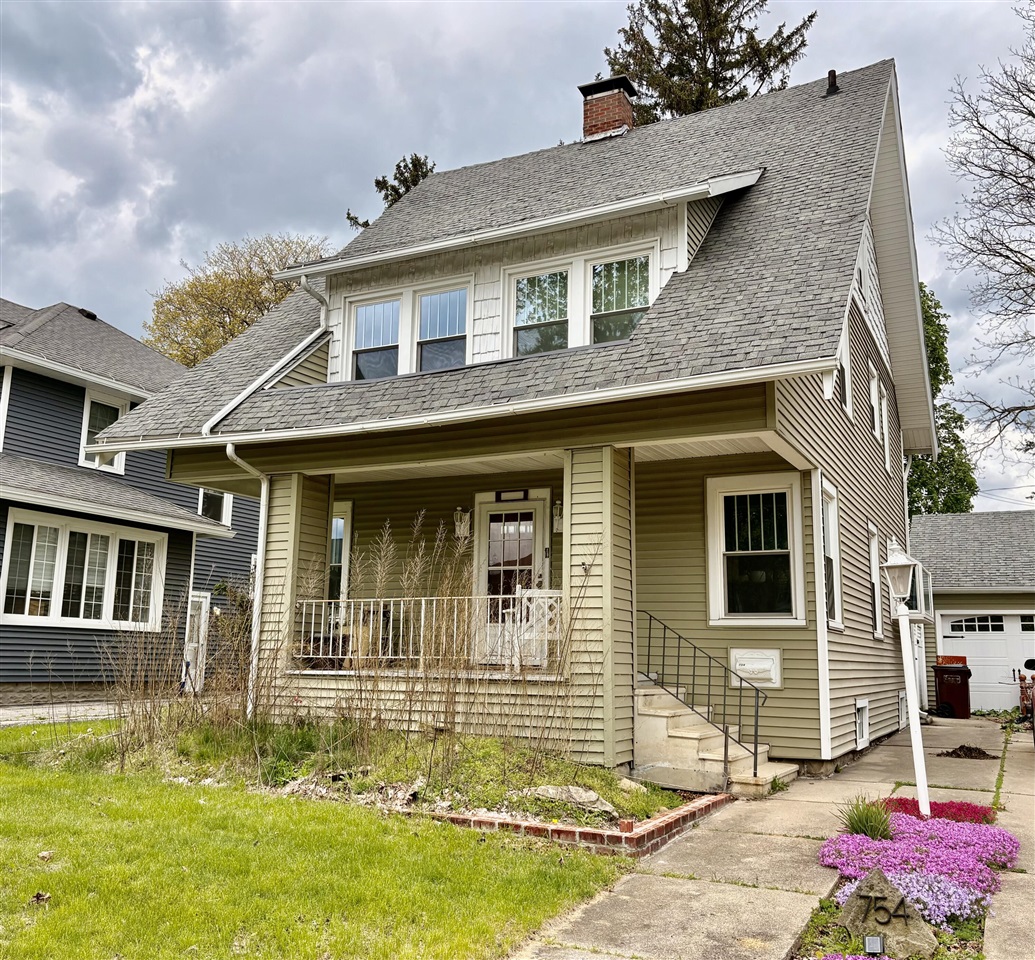 1st image of 754 Oakridge Dr, Jackson, MI 49203 | MLS# 70529189