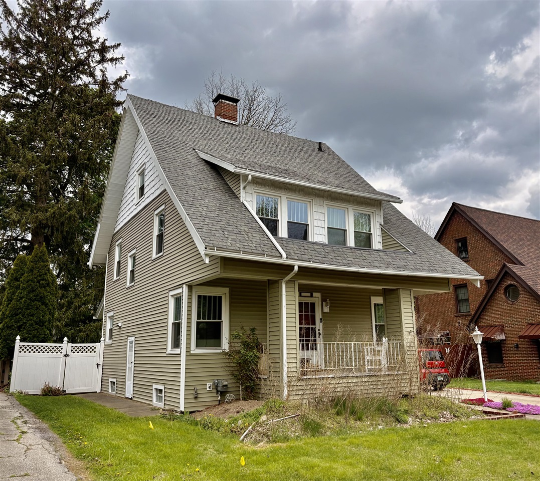 2nd image of 754 Oakridge Dr, Jackson, MI 49203 | MLS# 70529189