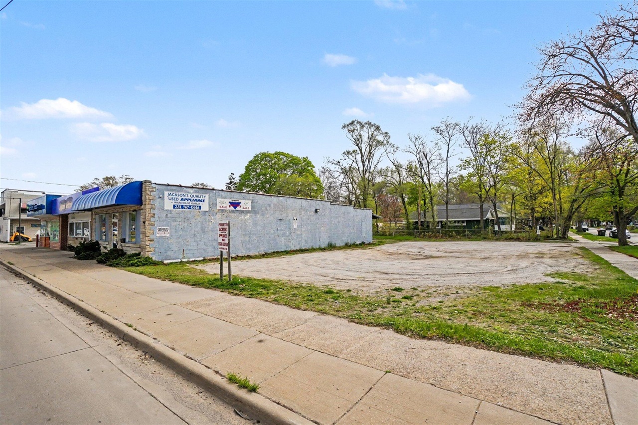 1090 S Getty Street, Muskegon, MI, 49442