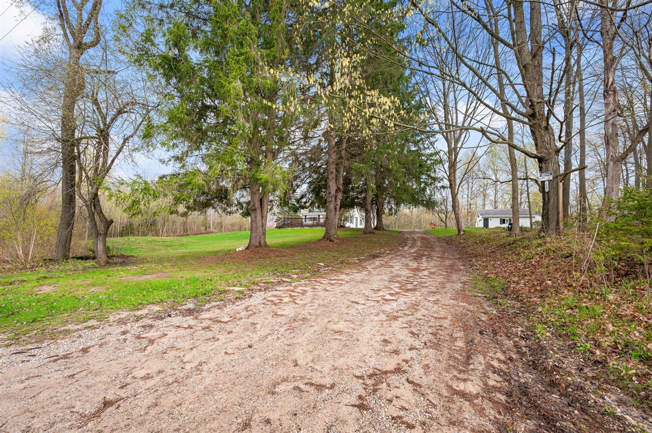 16404 12 Mile Road, Leroy, MI, 49655-8038