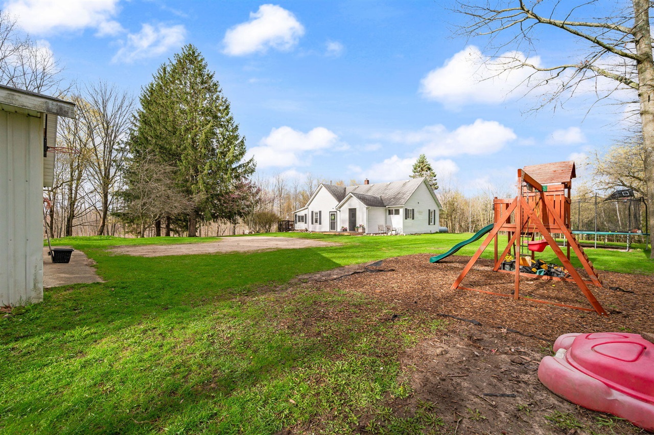 16404 12 Mile Road, Leroy, MI, 49655-8038