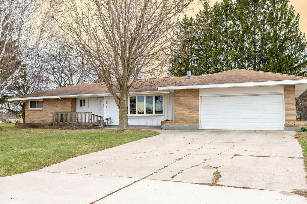 1334 1st Street, Lapeer, MI, 48446 1221