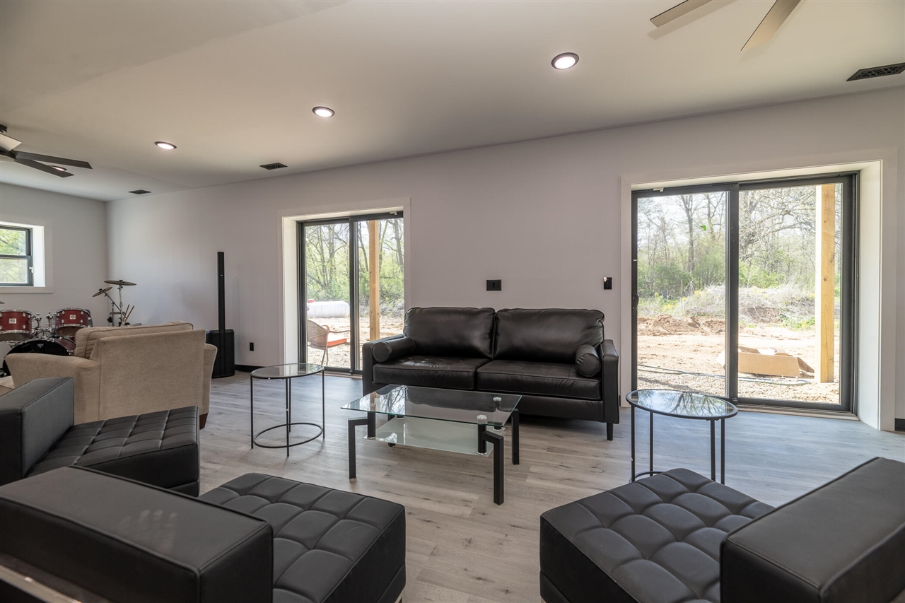 10771 N 47th Street, Augusta, MI, 49012-9637