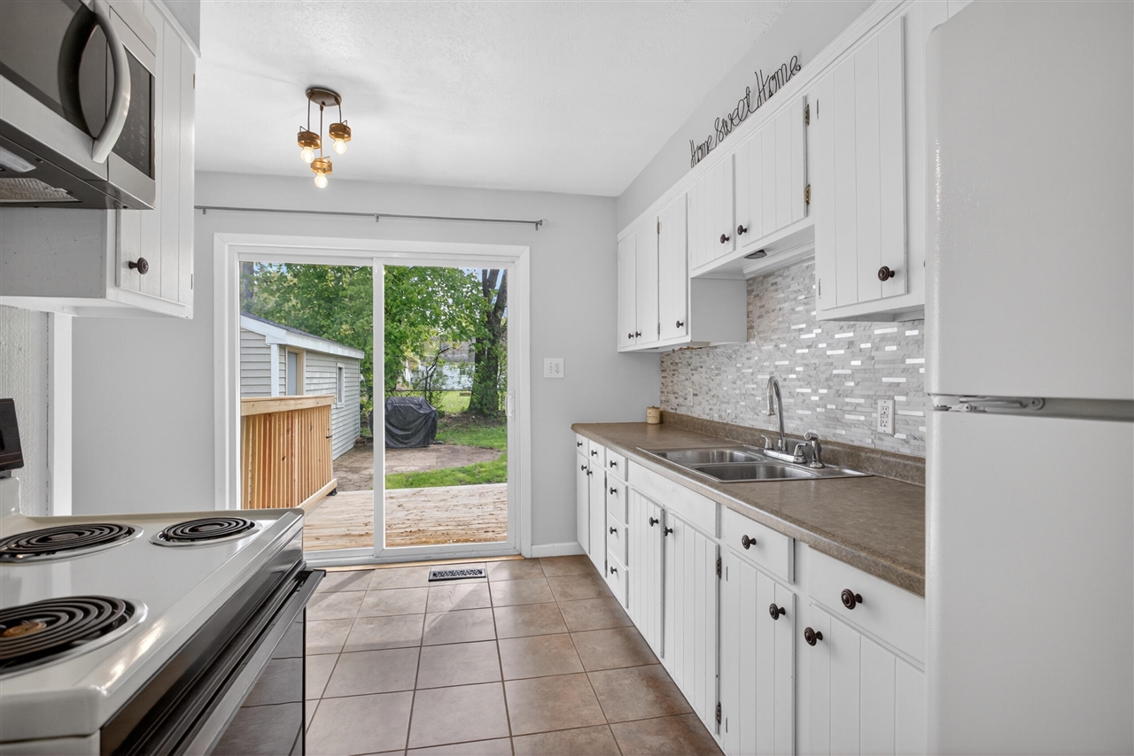 3455 Acacia Boulevard, Jackson, MI, 49203-5166