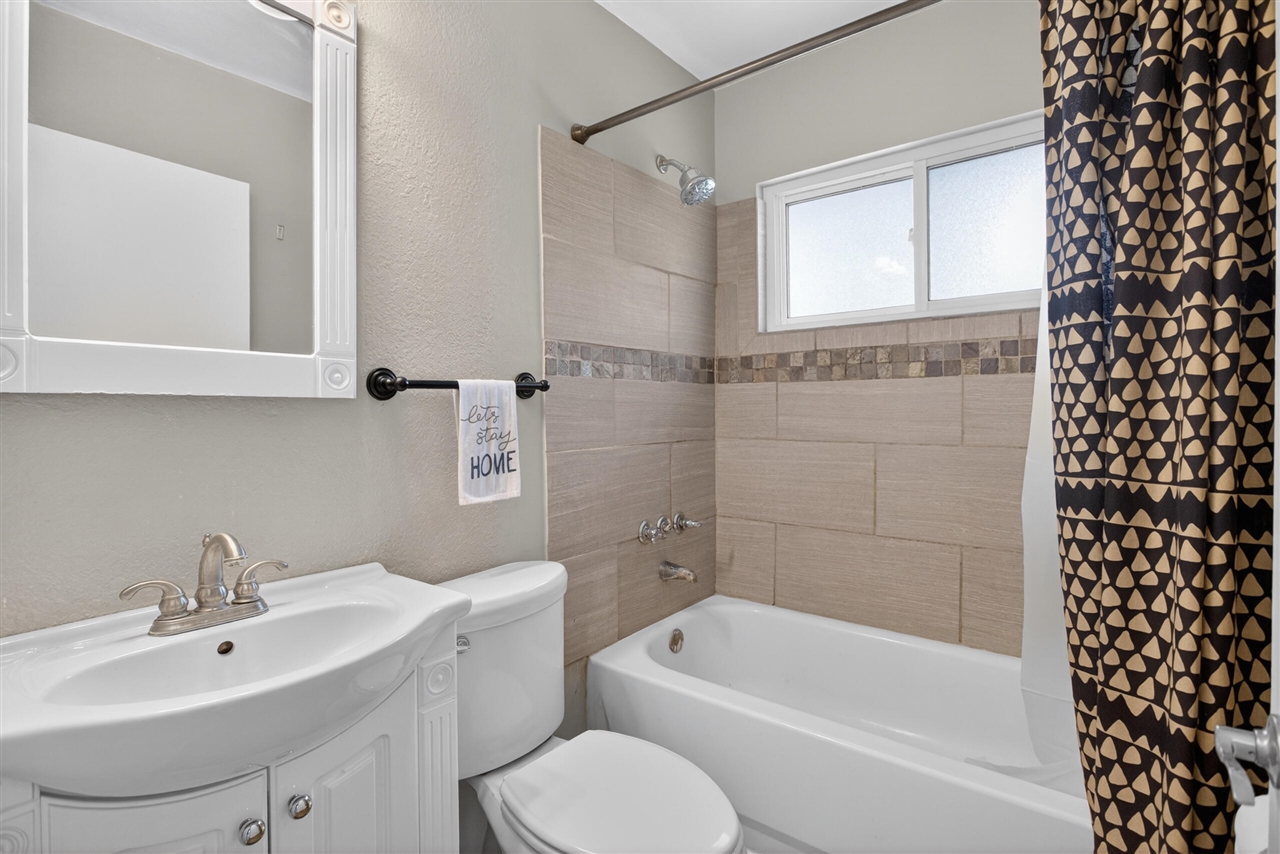 3455 Acacia Boulevard, Jackson, MI, 49203-5166