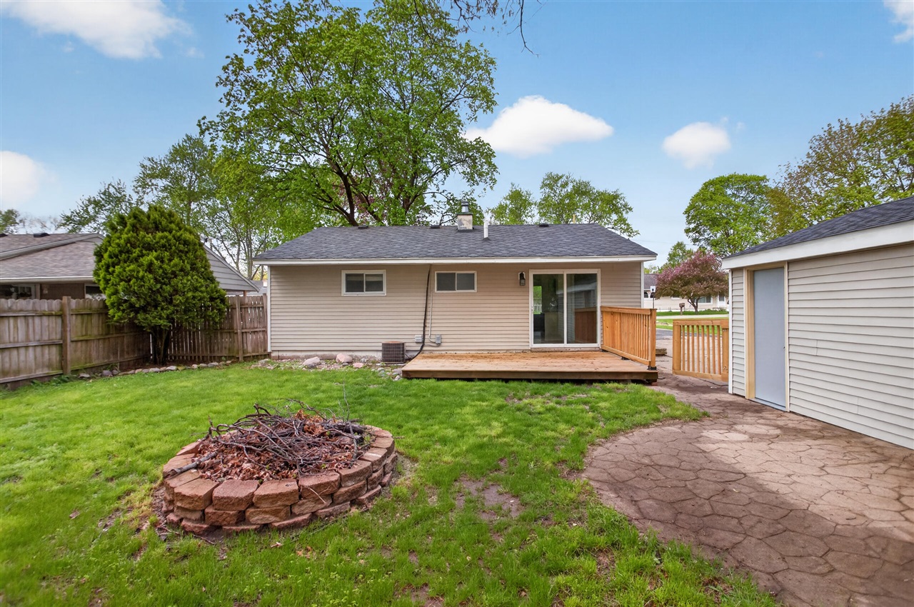 3455 Acacia Boulevard, Jackson, MI, 49203-5166