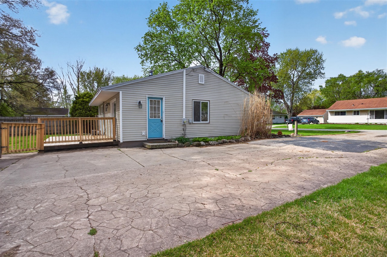 3455 Acacia Boulevard, Jackson, MI, 49203-5166