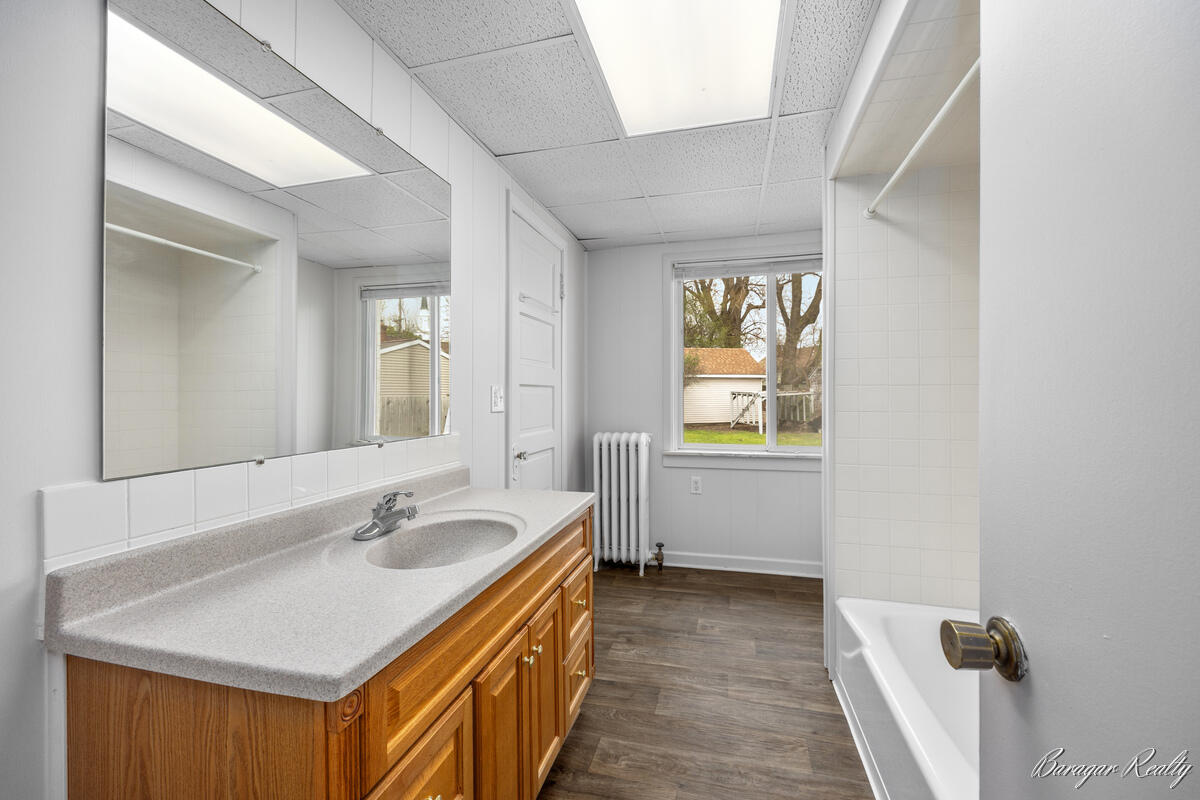 2147 Plainfield Avenue, Grand Rapids, MI, 49505-4225