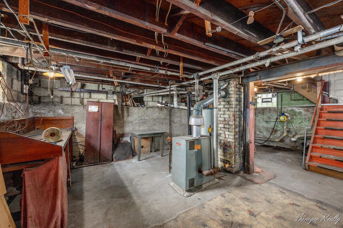 2147 Plainfield Avenue, Grand Rapids, MI, 49505-4225