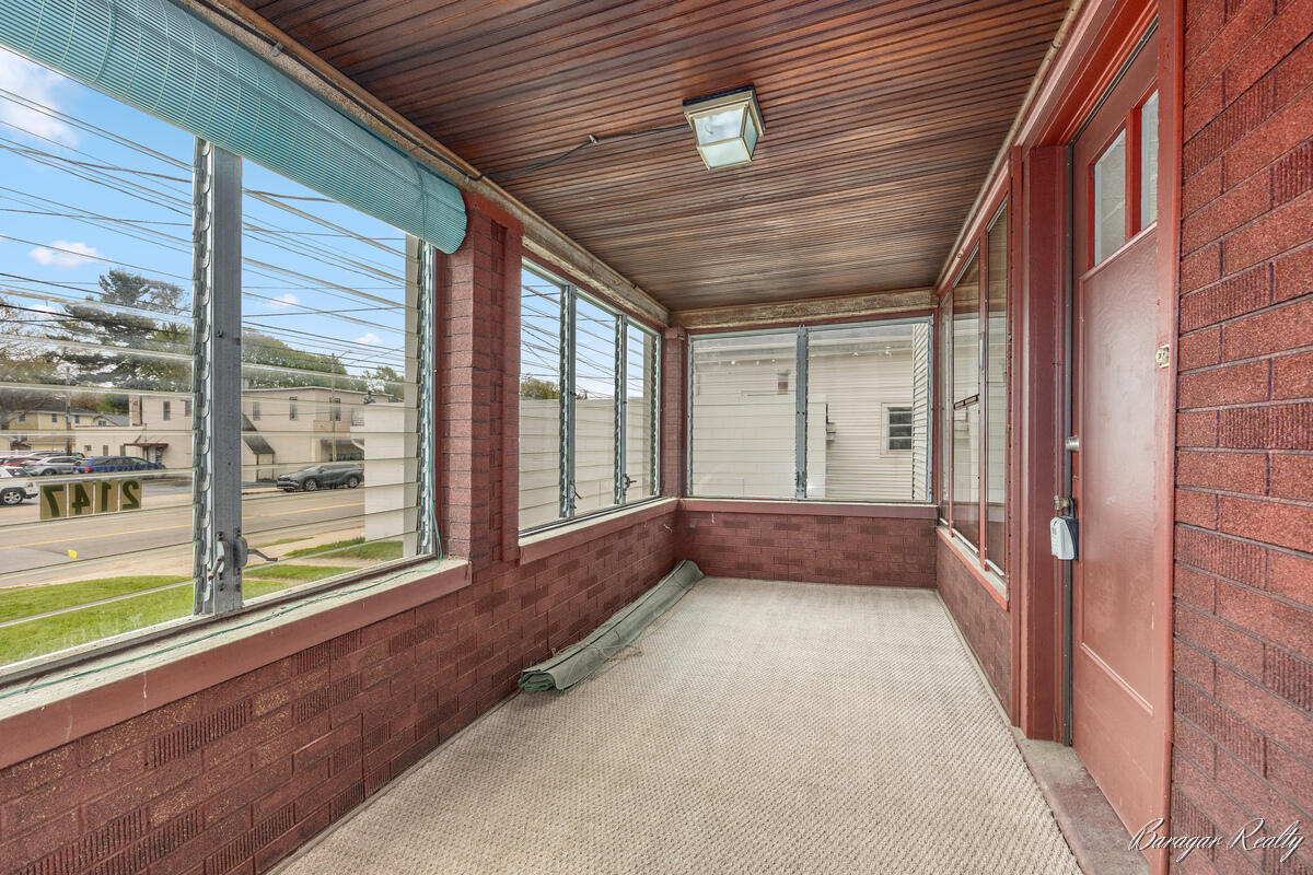 2147 Plainfield Avenue, Grand Rapids, MI, 49505-4225