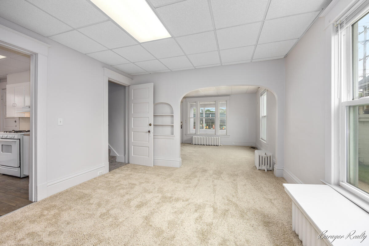 2147 Plainfield Avenue, Grand Rapids, MI, 49505-4225