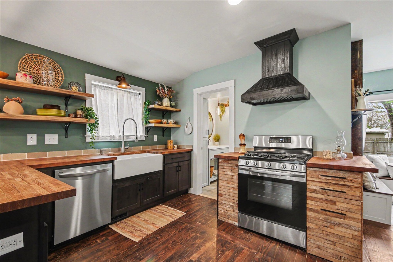 416 Marietta Street, Grand Rapids, MI, 49505-5115